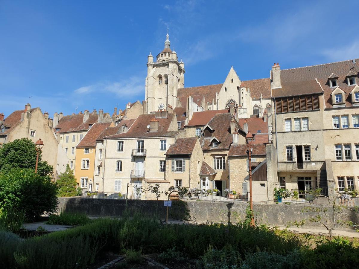 Le Matin Calme - Charme Ancien - Vue Canal Apartment Dole Exterior photo