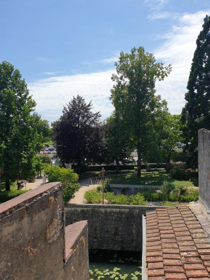 Le Matin Calme - Charme Ancien - Vue Canal Apartment Dole Exterior photo